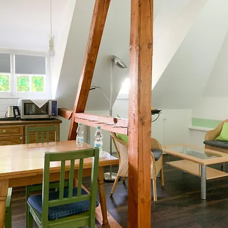 Hotel 2t Artgenossen *