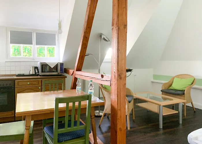 Hotel 2t Artgenossen *